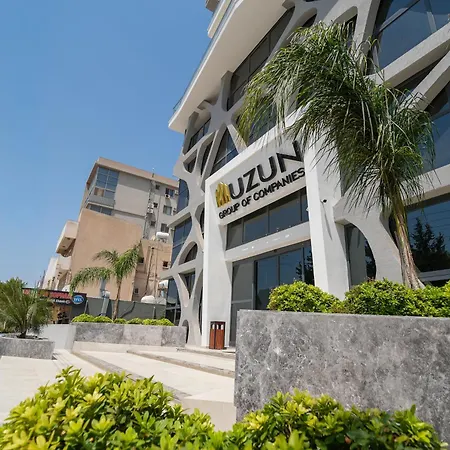 Hotel Crown Salamis *