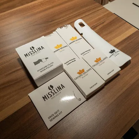 Crown Salamis Hotel *