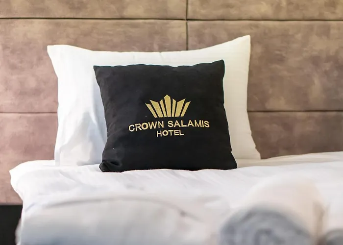 ホテル Crown Salamis *