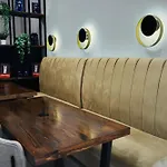 فندق Crown Salamis *