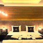Hotel Crown Salamis
