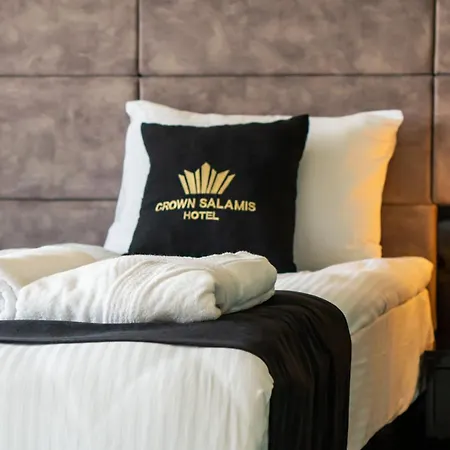 Crown Salamis Отель *