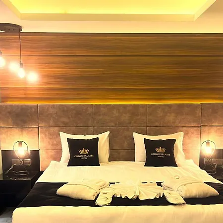 Hotel Crown Salamis