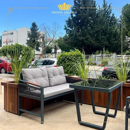 מלון Crown Salamis