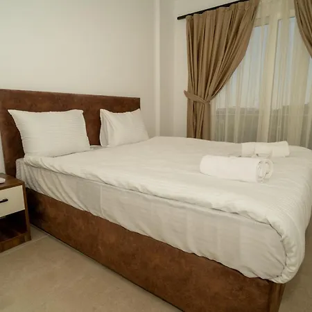 Crown Salamis Отель