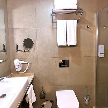 Crown Salamis Отель