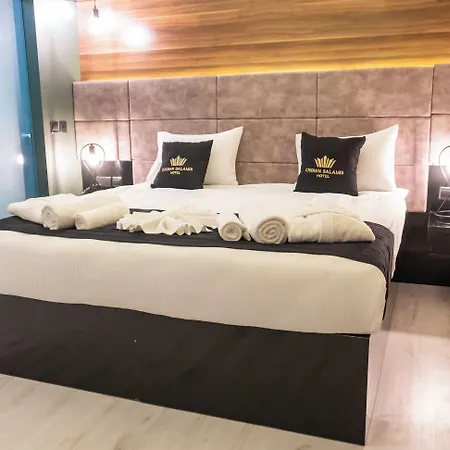 Crown Salamis Hotell