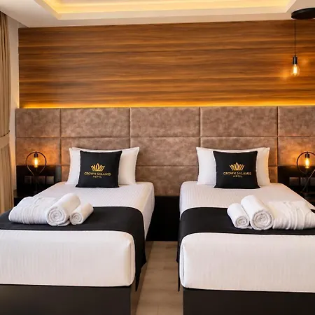 Crown Salamis Отель *