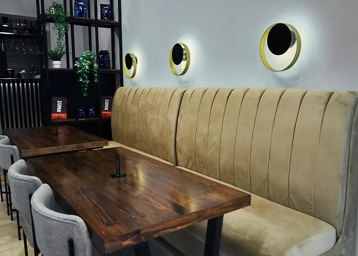 Hotel Crown Salamis *